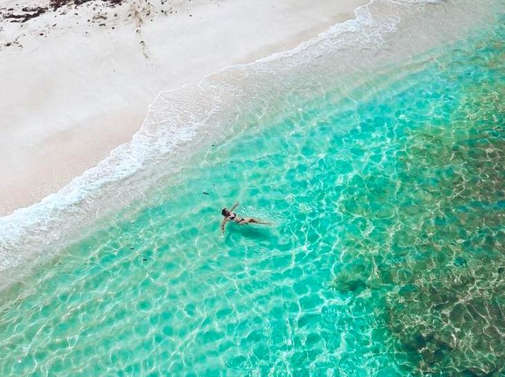 oppidolucano|Relaxing at Coral Bay: A Coastal Escape