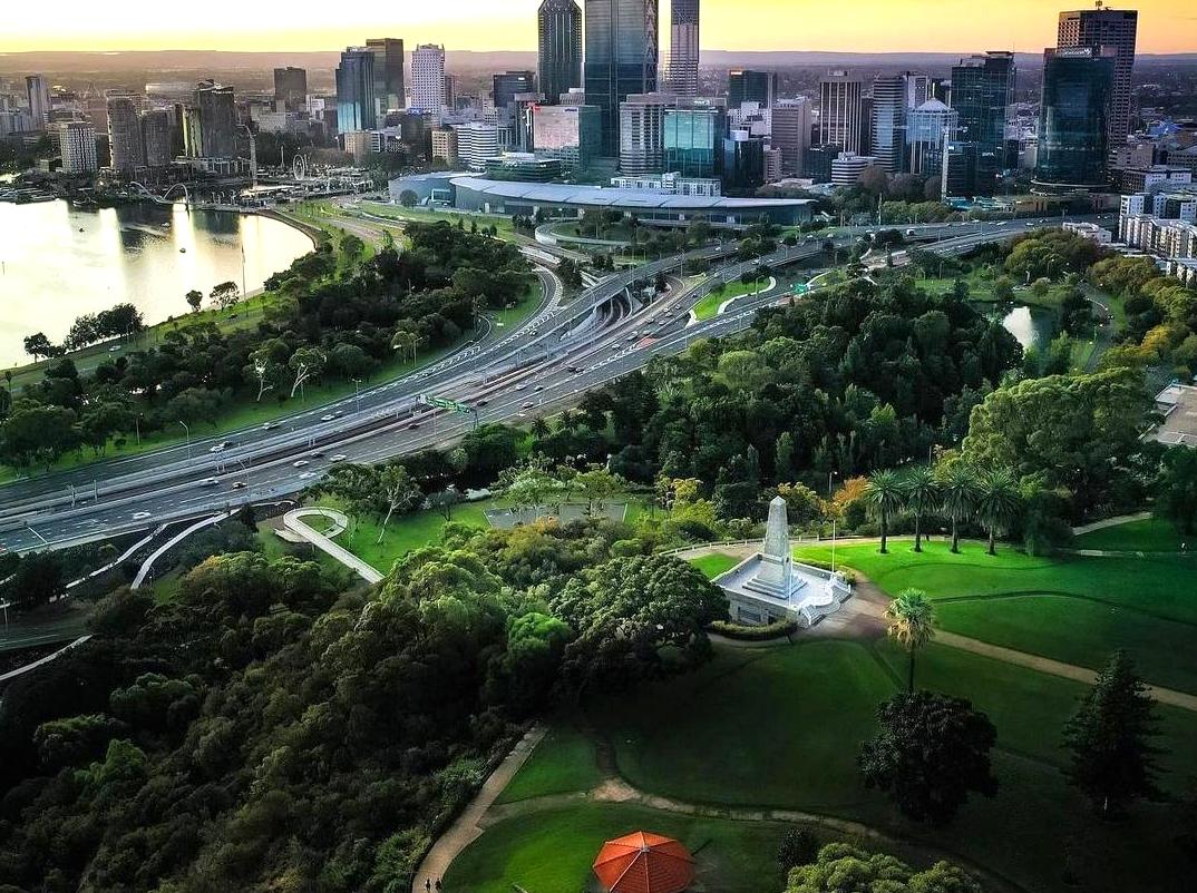 Trekking Through Kings Park, Perth: Scenic Landscapes