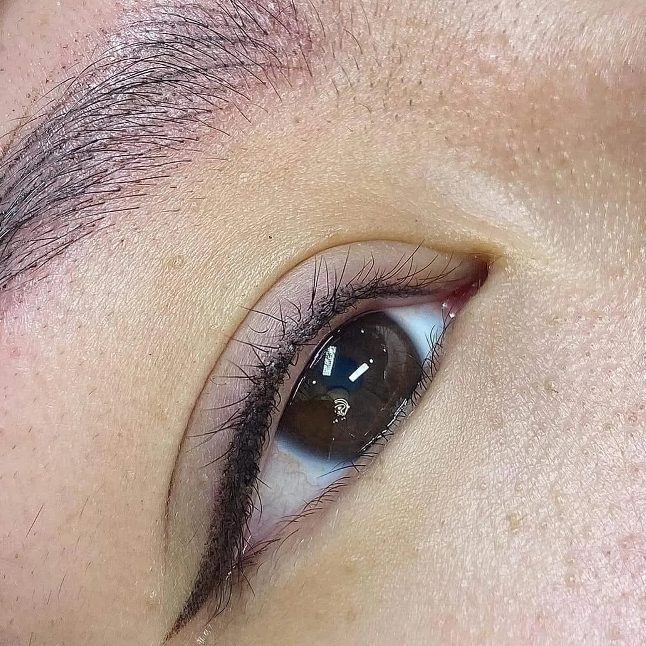 cosmetic eyeliner tattooing process