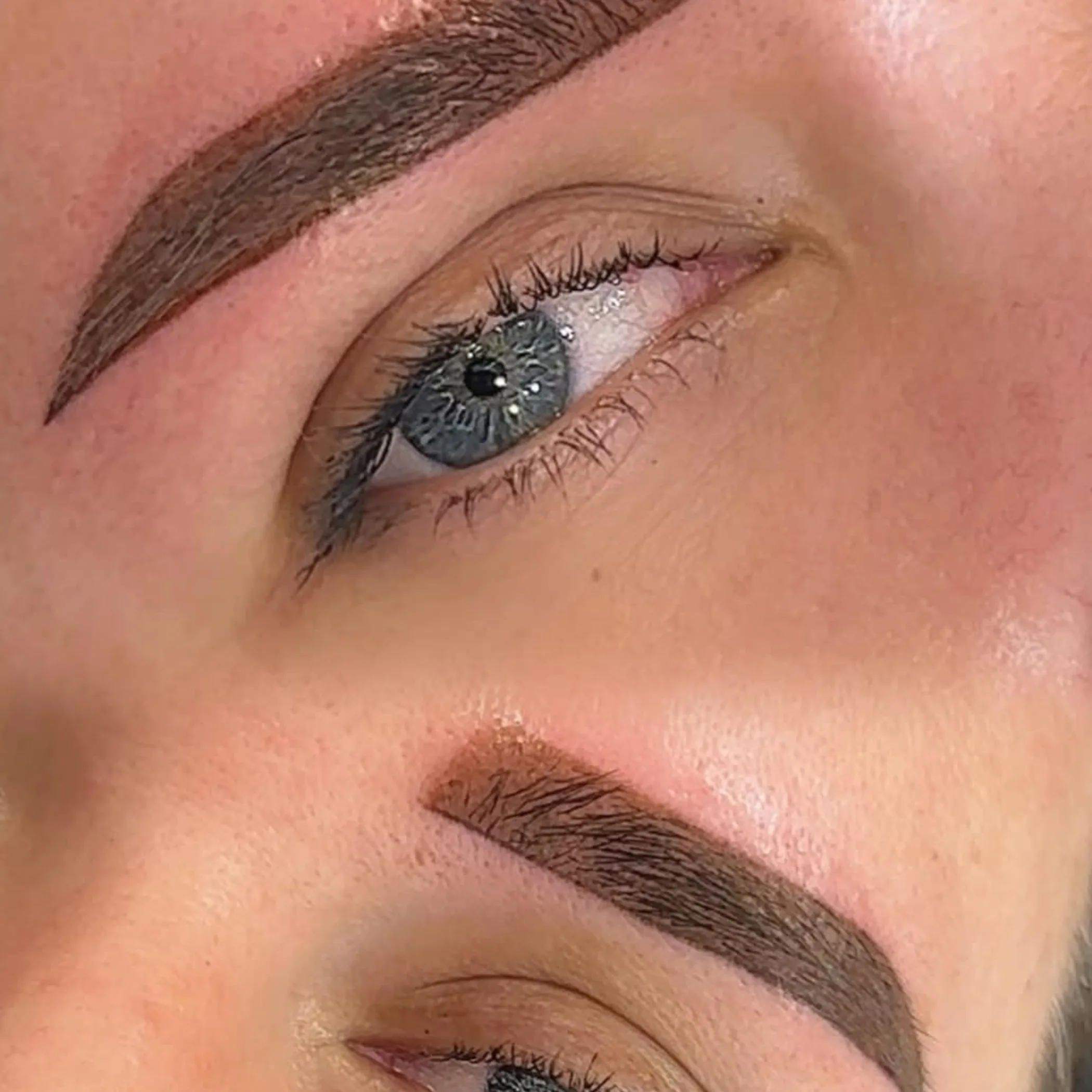 permanent makeup brows